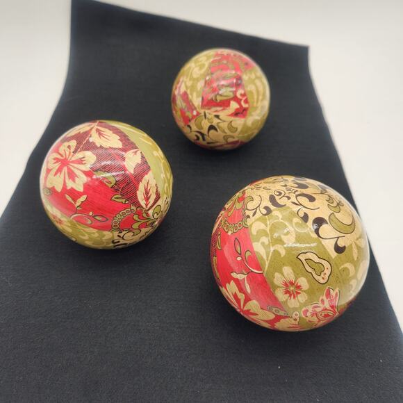Three Glossy Decoupaged Wooden Balls 12" Circumference‎ Green Red Black Natural - Picture 1 of 8
